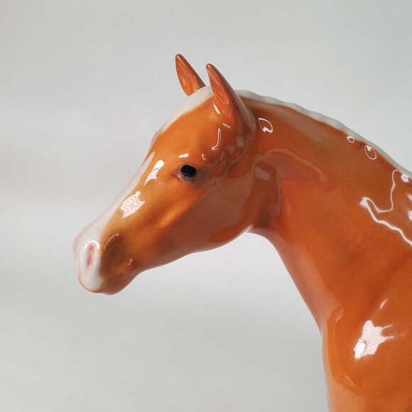 Beswick Thoroughbred Horse – Palomino, 8” (Arthur Gredington Design) - Picture 11 of 15